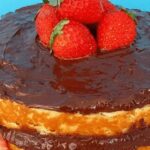 Receita Low Carb Natalina: Naked cake de coco com chocolate