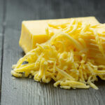 Confira os benefícios do queijo vegano e como consumi-lo